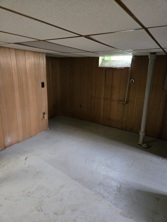 Building Photo - 19800 Grandview St