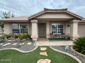 Building Photo - 820 N Owl Dr