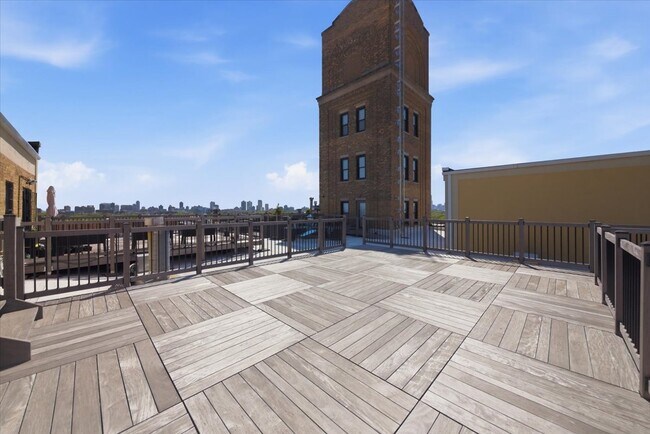 Building Photo - 1601 W School St