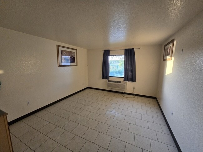 Building Photo - 126 Alton Ave