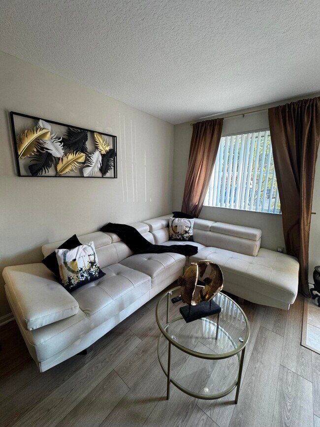 Building Photo - 3810 N Jog Rd