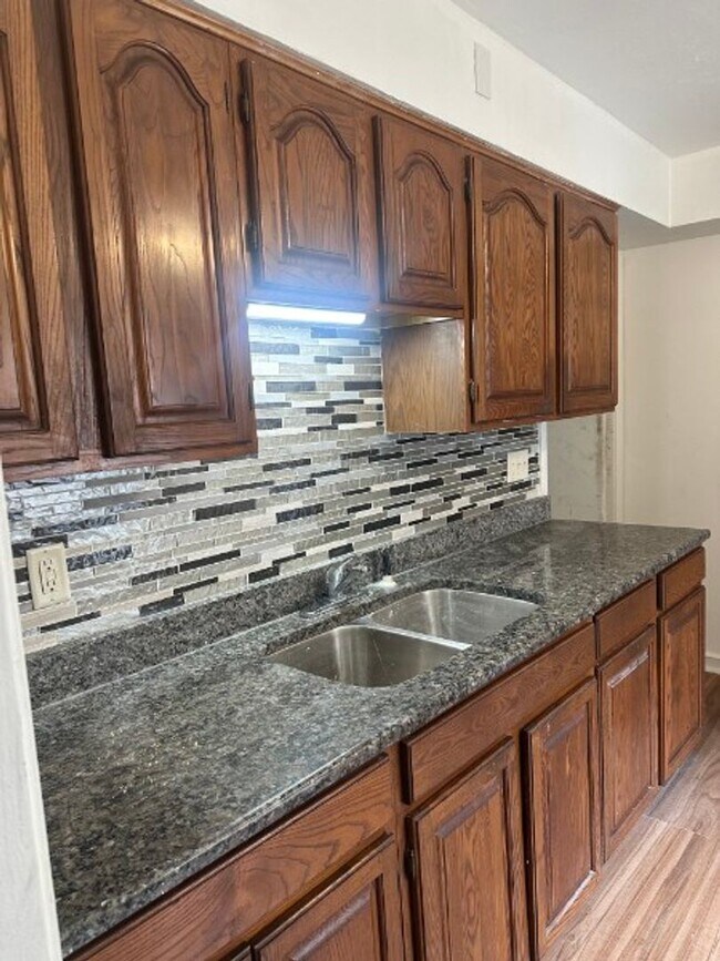 Foto del edificio - 8144 S Crandon Ave