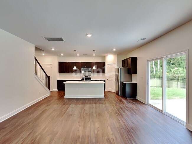 Foto del edificio - 7409 Garrett Ct