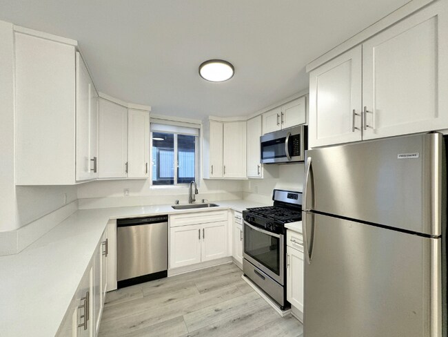Building Photo - 1345 18th St