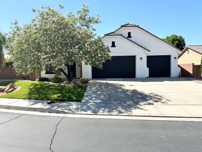 Building Photo - Stunning Hidden Valley Home! Price Reduced!