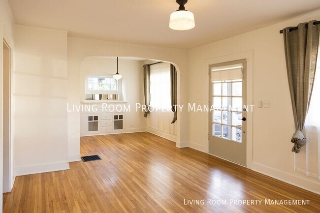 Building Photo - Immaculate Craftsman w/ Finished Basement ...