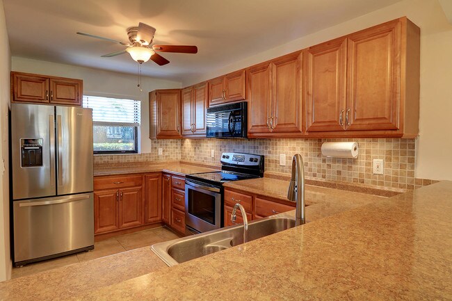 Building Photo - 2141 W Woolbright Road L101