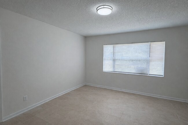Foto del edificio - Fully Renovated 2BR with Large Backyard