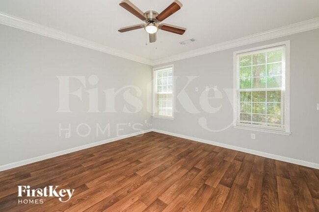 Building Photo - 975 Treymont Way SW