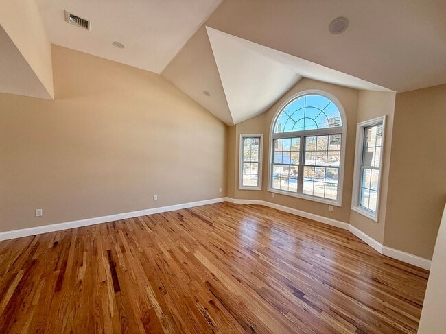 Building Photo - 230 Clark St