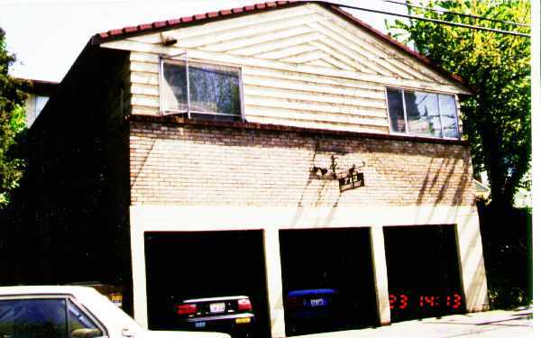 Foto del edificio - 712 Summit Ave E