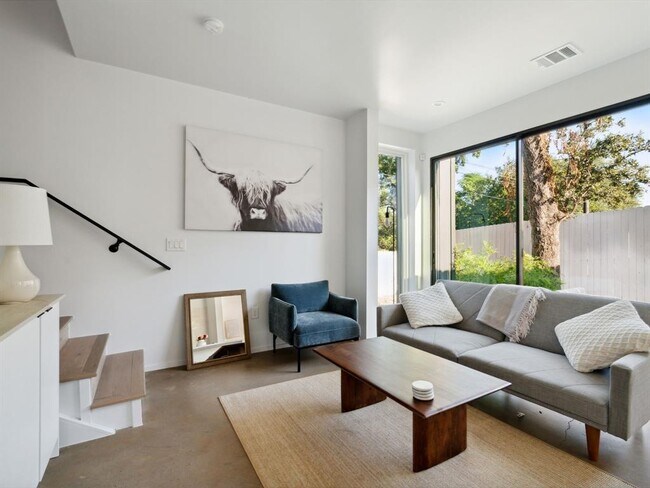 Foto del edificio - 7505 Wynne Ln