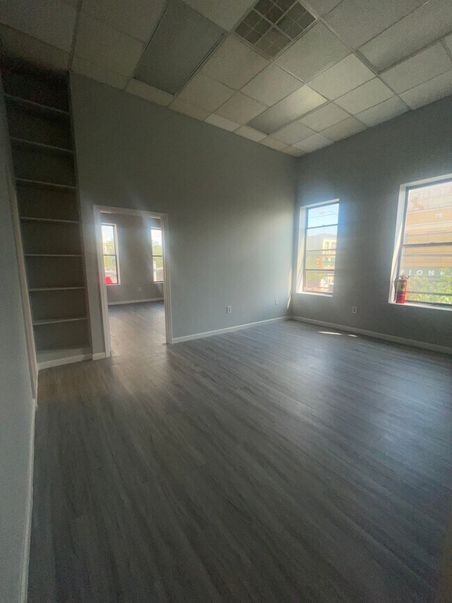 Living Room - 318 Martin Luther King Jr Dr