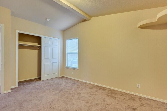 Foto del edificio - 3925 Hueco Valley Dr