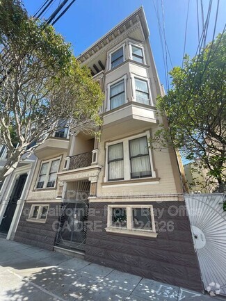 Building Photo - 35 27th St