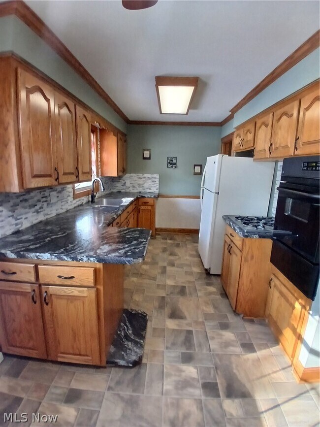 Foto del edificio - 1777 Eden Ln