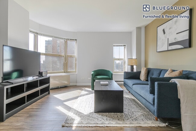 Photo - 8 W Chestnut St Apartment