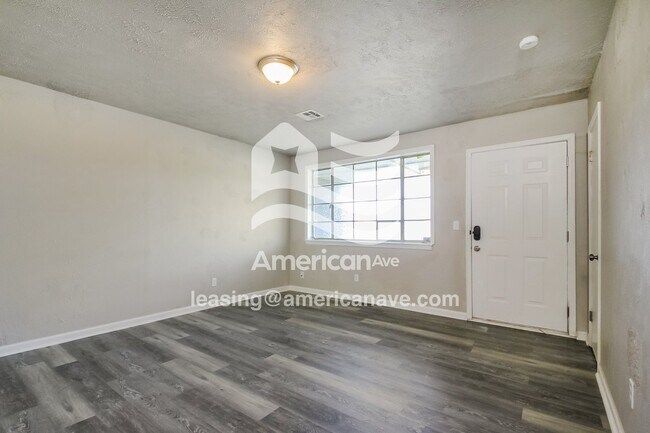 Building Photo - 4630 N Trenton Ave