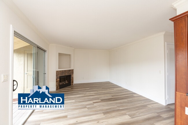 Building Photo - 3137 Via Alicante