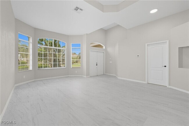 Foto del edificio - 15560 Laguna Hills Dr