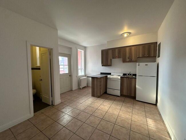 Building Photo - 120 rue Rachel