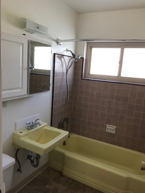 Building Photo - 628 E Cedar Ave