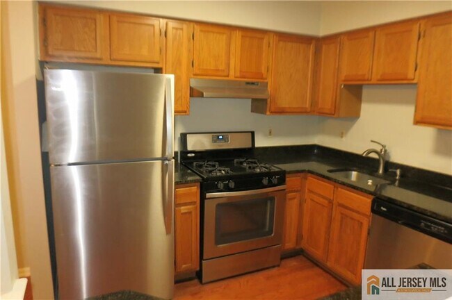 Building Photo - 1123 Waterford Dr