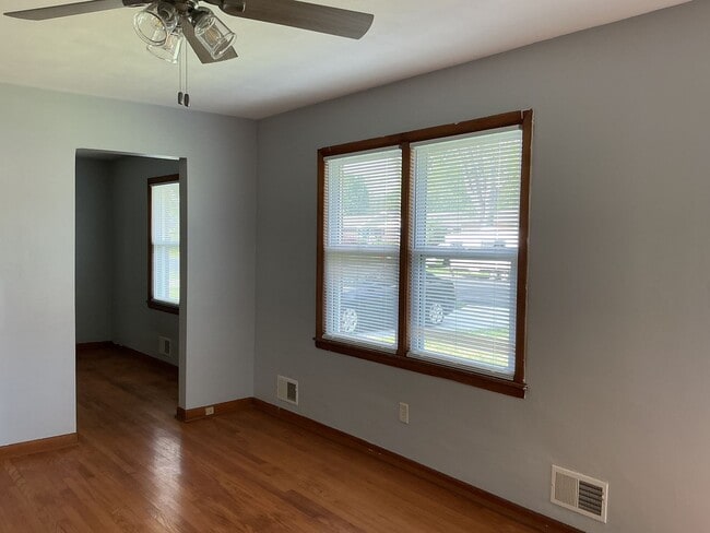 Building Photo - Audubon Dr-- 2 Bedroom 1 Bath Single family home