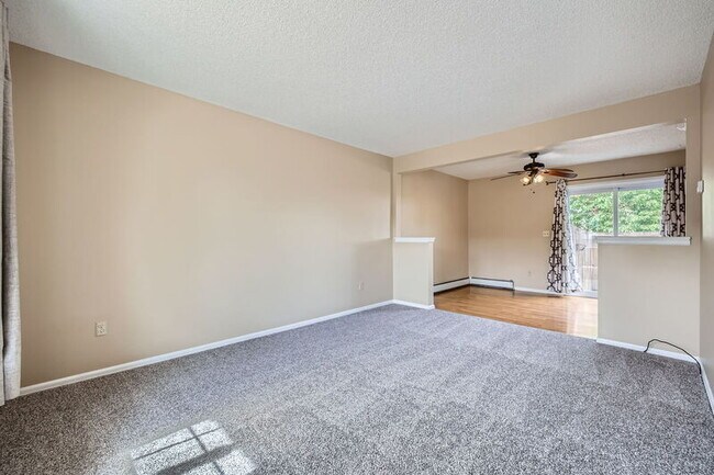 Foto del edificio - 1233 Willow Bend Cir