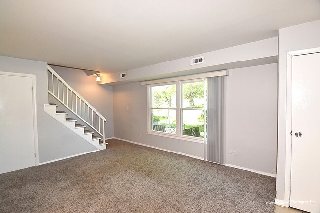 Building Photo - 1400 N Glen Cir
