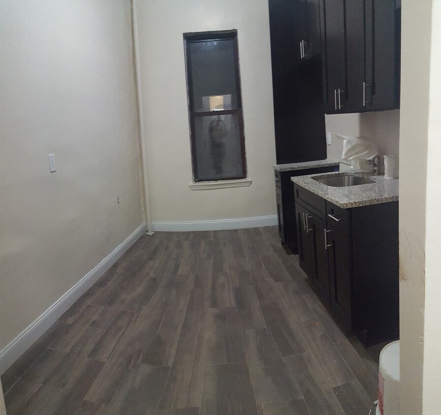 Primary Photo - 175 Ocean Ave