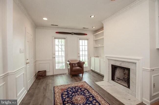 Foto del edificio - 4615 MacArthur Blvd NW