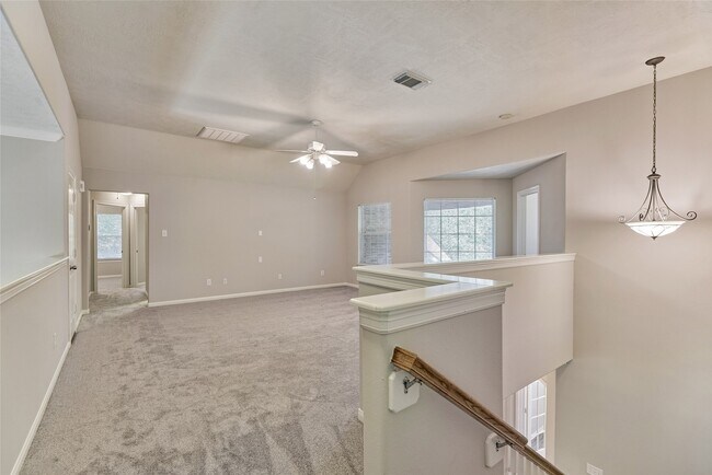 Foto del edificio - 7 Raindance Ct