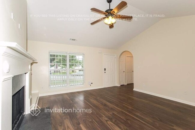 Building Photo - 7004 Glen Valley Way