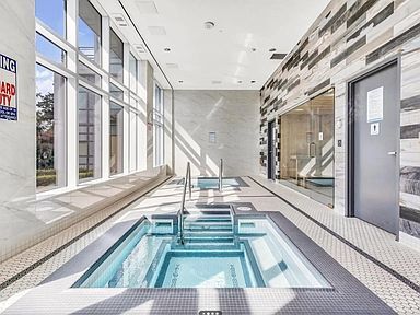 Photo du bâtiment - 4900 Lennox Ln