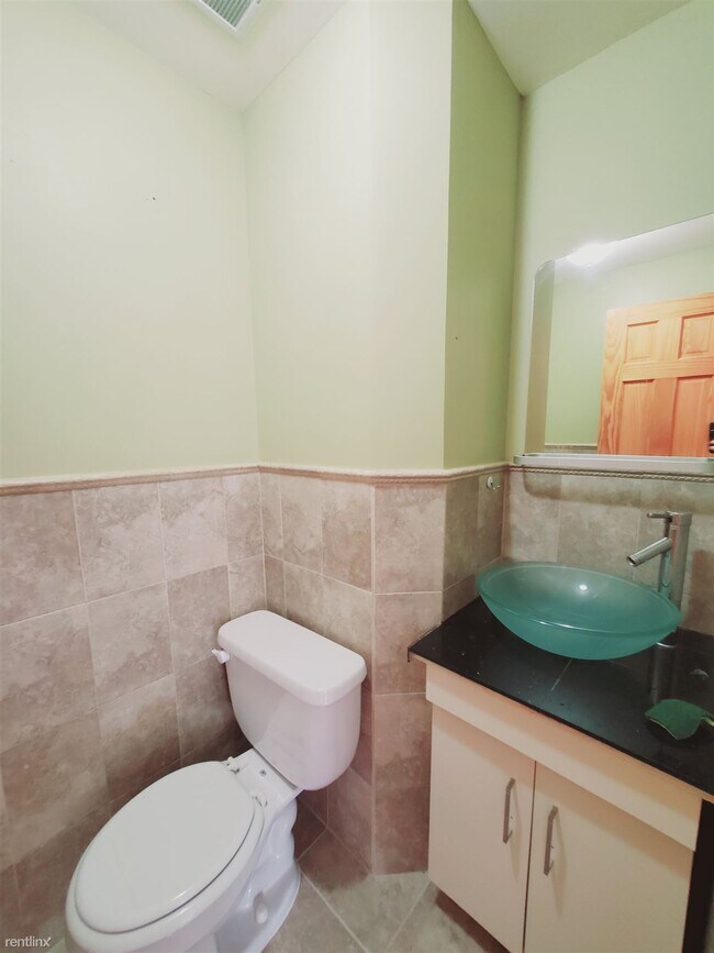 Building Photo - 2 br, 1.5 bath Townhome - 93 N Taylor Ave ...
