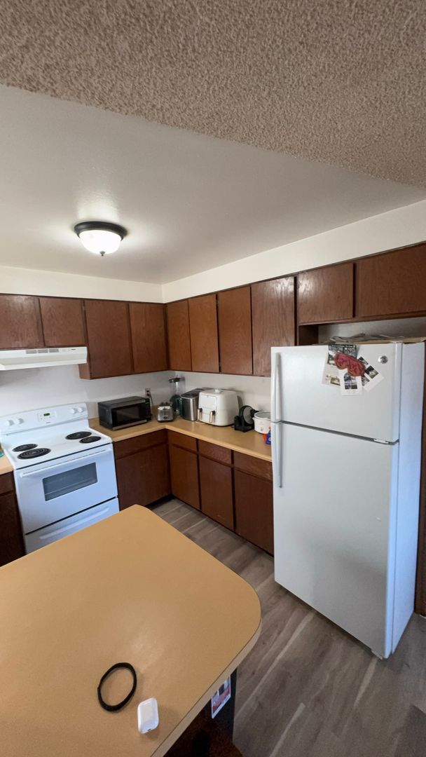 Foto del edificio - 2 Bedroom - 1 bath apartment