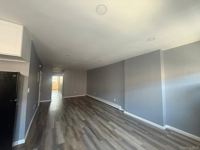 Foto del edificio - 181 Hale Ave