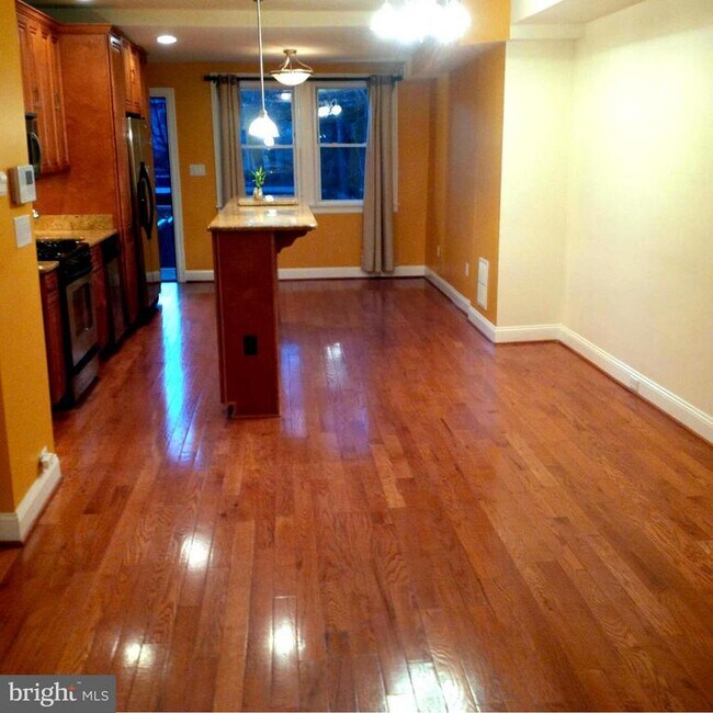 Foto del edificio - 2430 4th St NE