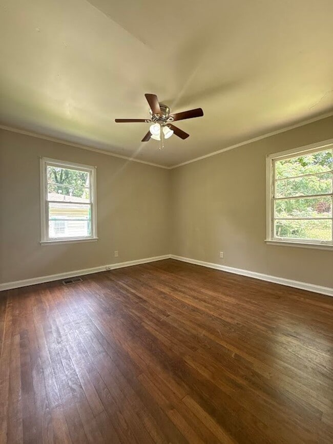 Building Photo - 2 Bed 1 Bath in Atlanta!