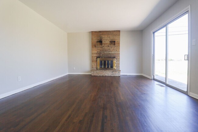 Foto del edificio - New Summer Low Price! Charming 3-Bedroom H...