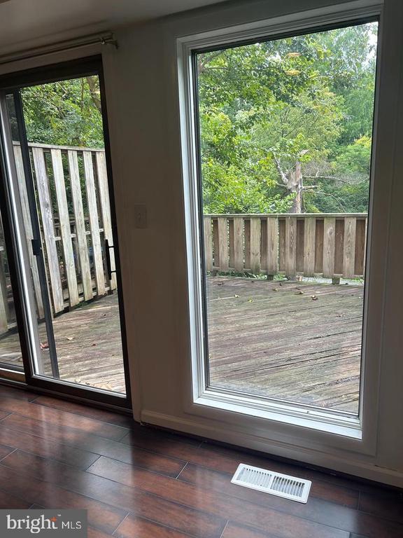 Building Photo - 5497 Endicott Ln