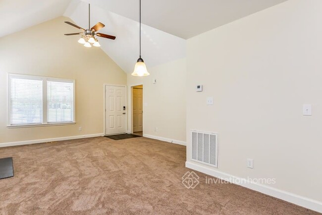 Building Photo - 3821 Lodgepole Ln