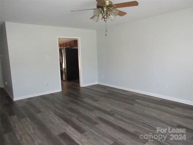 Foto del edificio - 2425 23rd St NE