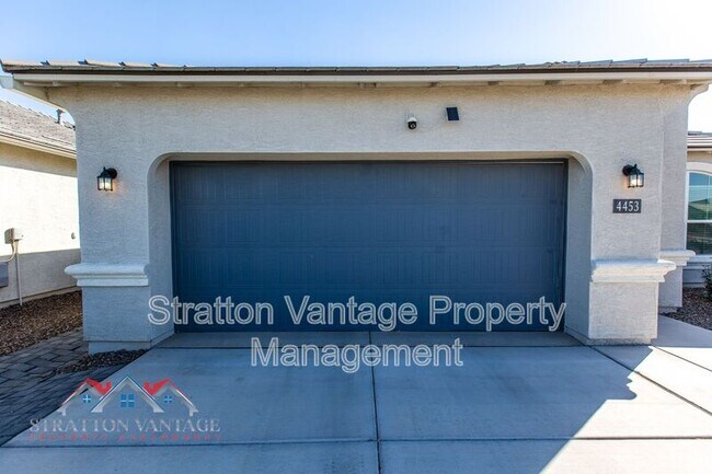 Building Photo - 4453 W Magdalena Ln