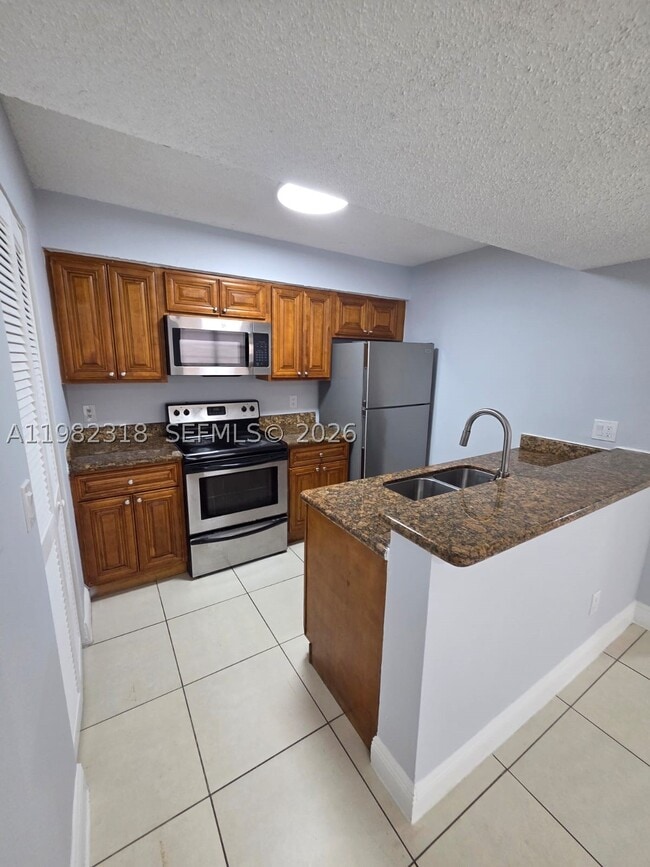 Building Photo - 1241 SW 46th Ave