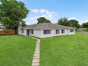 Building Photo - 7302 Vista Cliff Dr