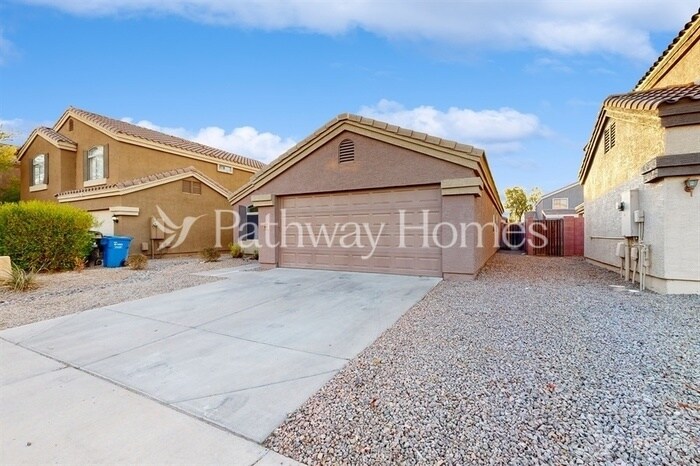 Foto principal - 5813 S 32nd Ln