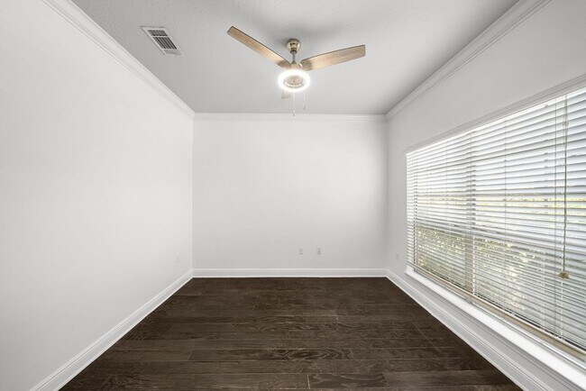 Building Photo - 282 Whispering Lake Dr