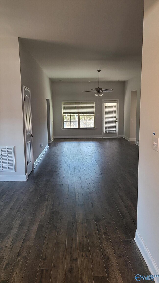 Building Photo - 144 Abercorn Dr